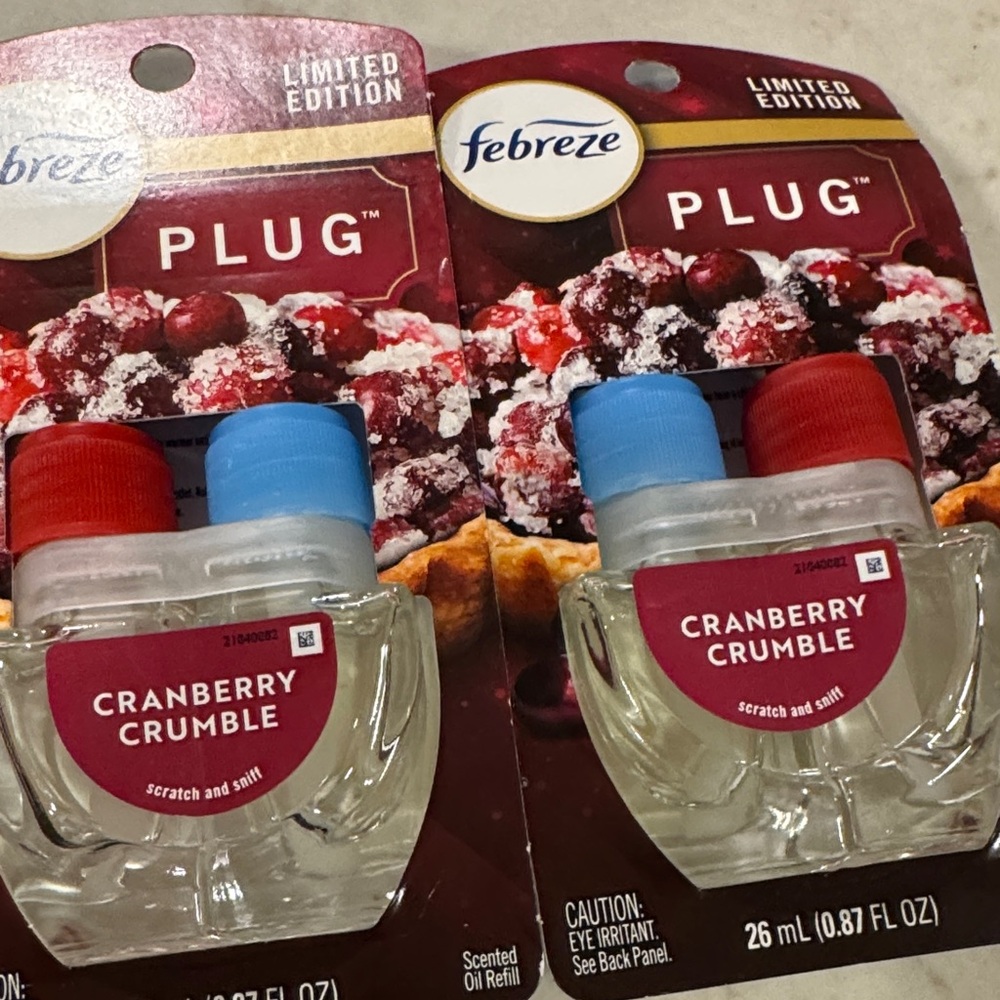 Febreze Plug Cranberry Crumble Oil Refills - Red and Blue Caps lot of 2